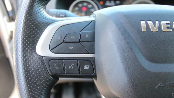 Iveco 50C18 3.0, -21 (ZNS-431) - Image 36