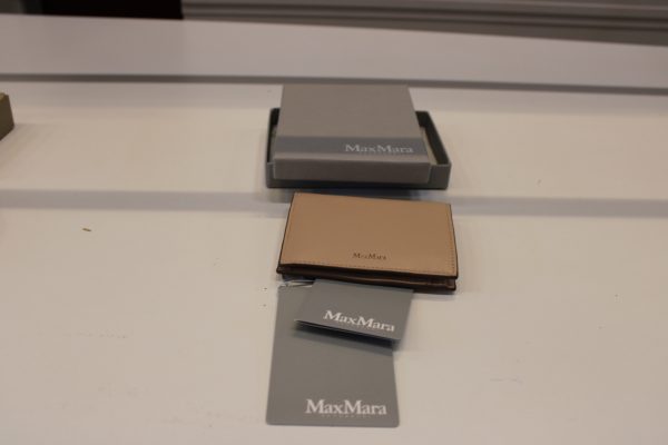 Max Mara lompakko & Aigner kaulakorut (NI76) - Image 10